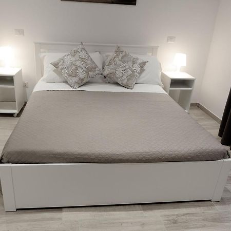 צ'יוויטווקיה Central Guest House מראה חיצוני תמונה